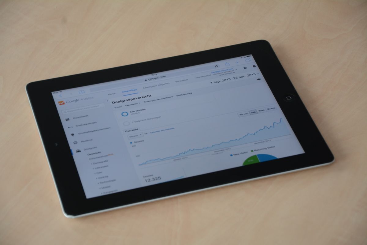 How to build an AI analytics assistant